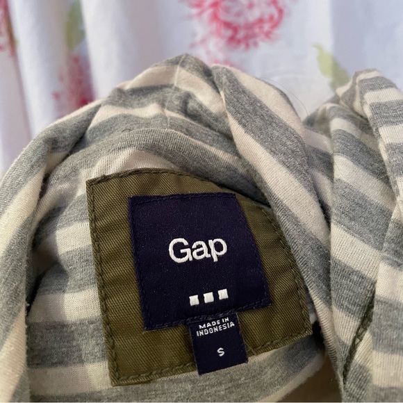GAP ultimate fall/spring jacket olive green with striped lining - Picture 7 of 9